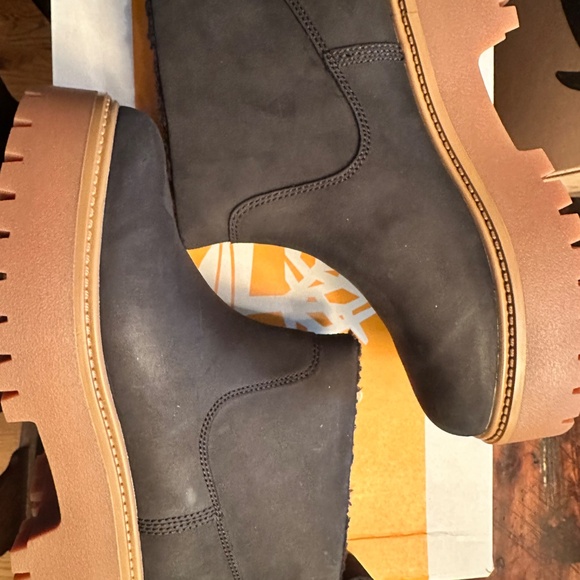 NEW Women’s Timberland Stone Street Mid Warm Lined Boots, size 8 - Picture 2 of 4